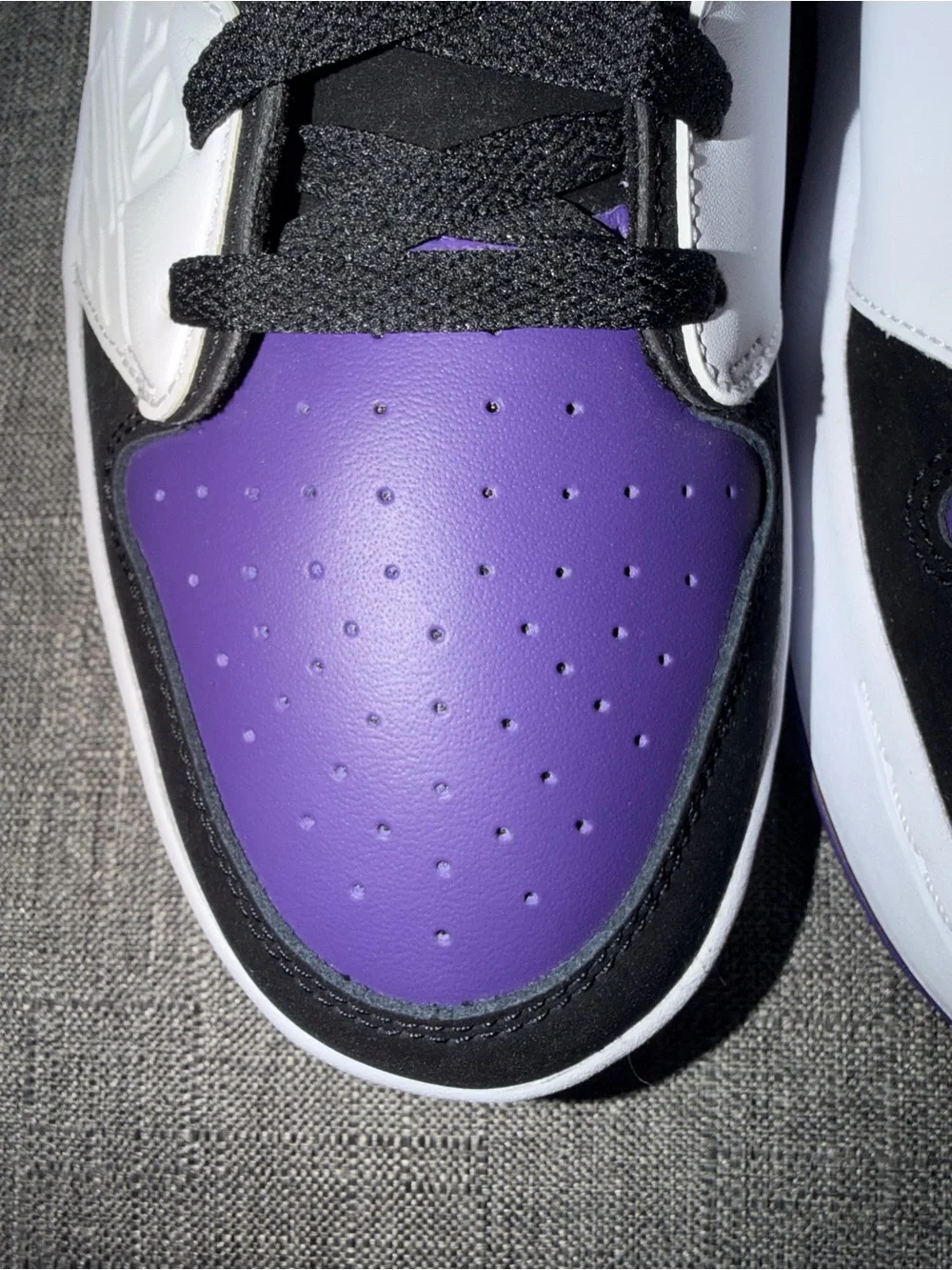 Jordan Low-Top Sneakers in Purple Black White